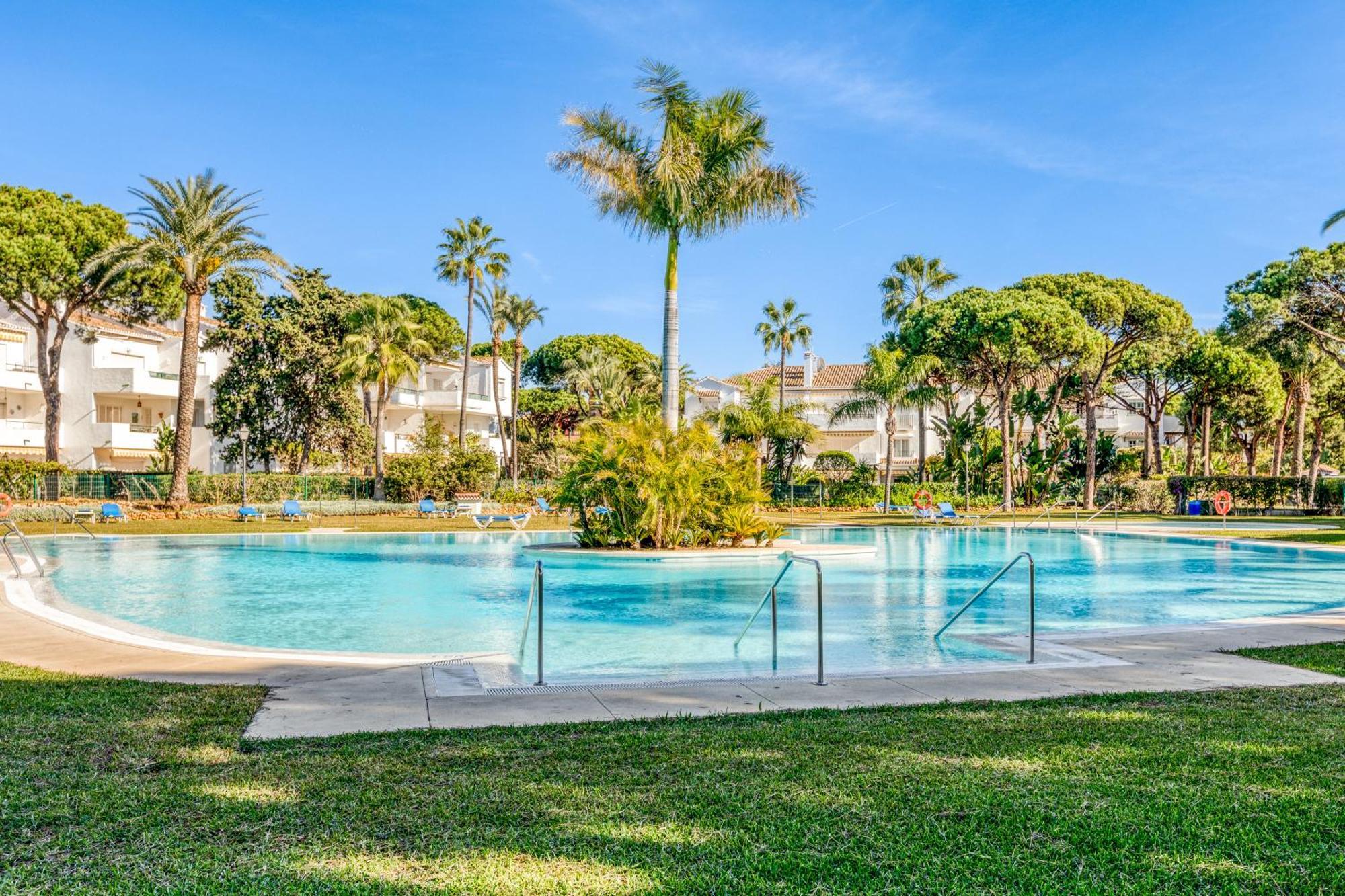 Appartement Life El Presidente Penthouse Pool View à Estepona Extérieur photo