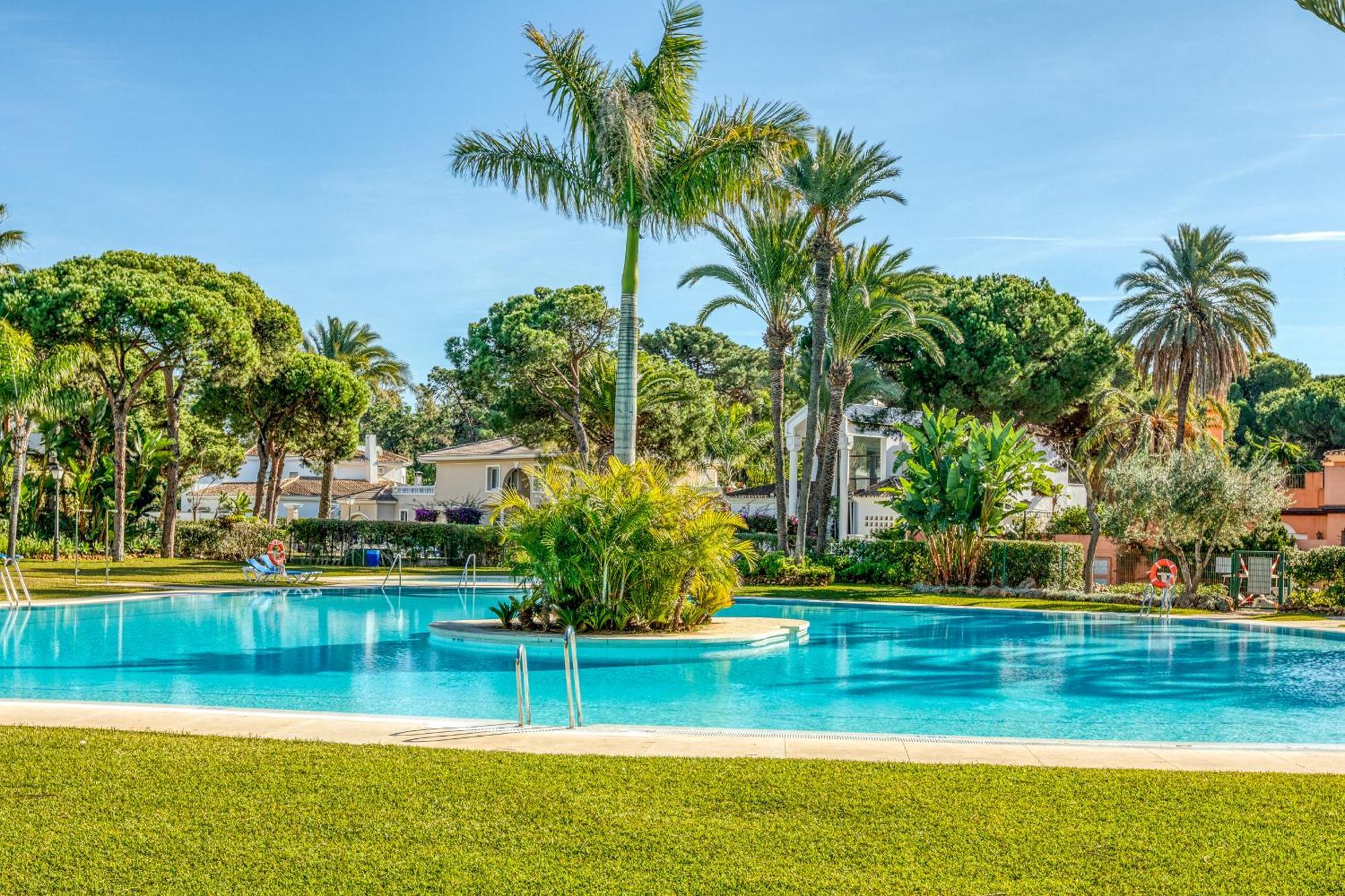 Appartement Life El Presidente Penthouse Pool View à Estepona Extérieur photo